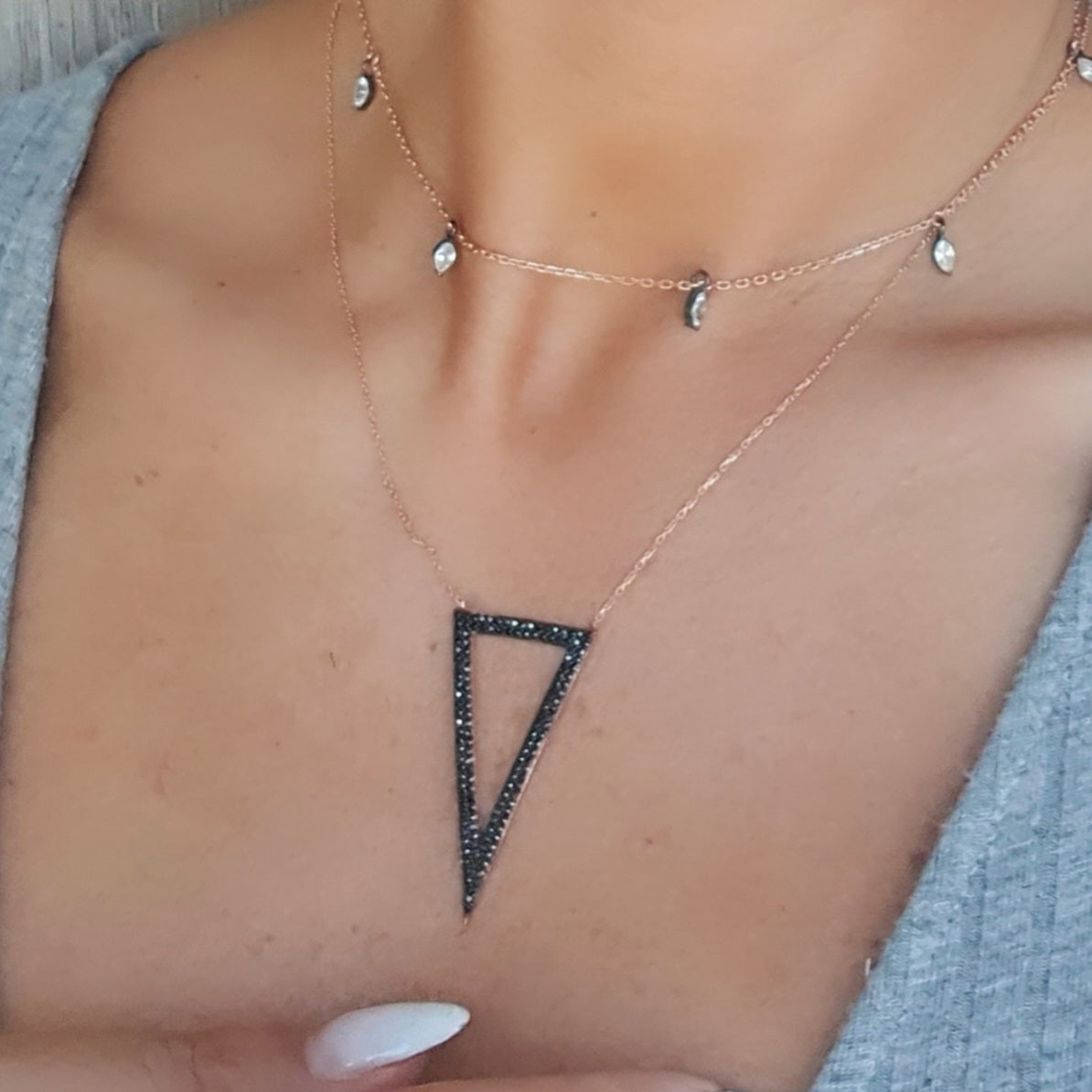 COLLAR UCGEN SIYAH R PLATA 925